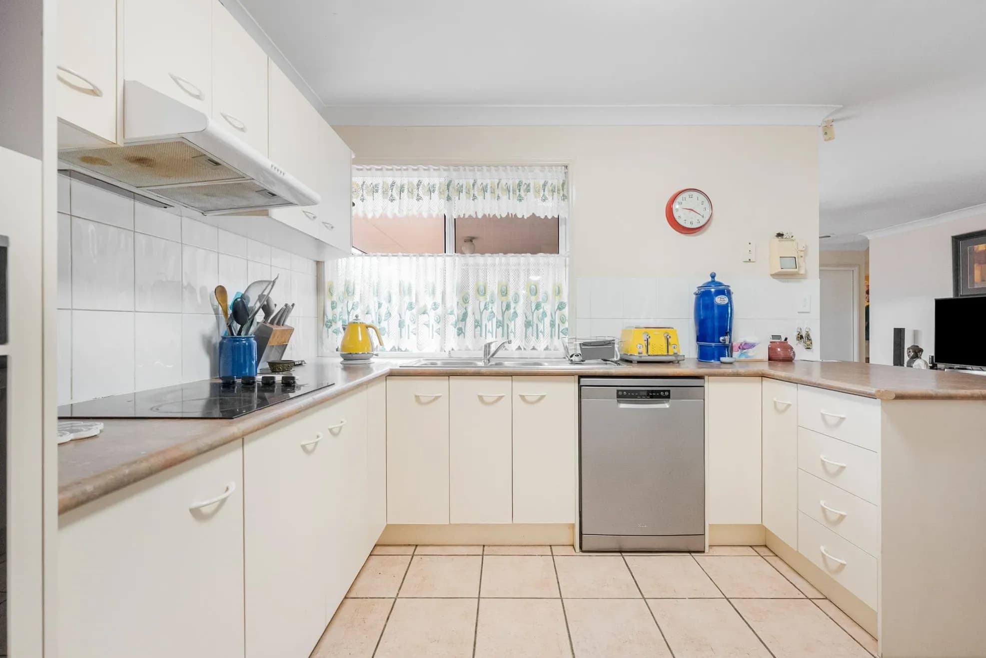 4/12 Angel Street, Eight Mile Plains QLD 4113, Eight Mile Plains - Thumbnail 2