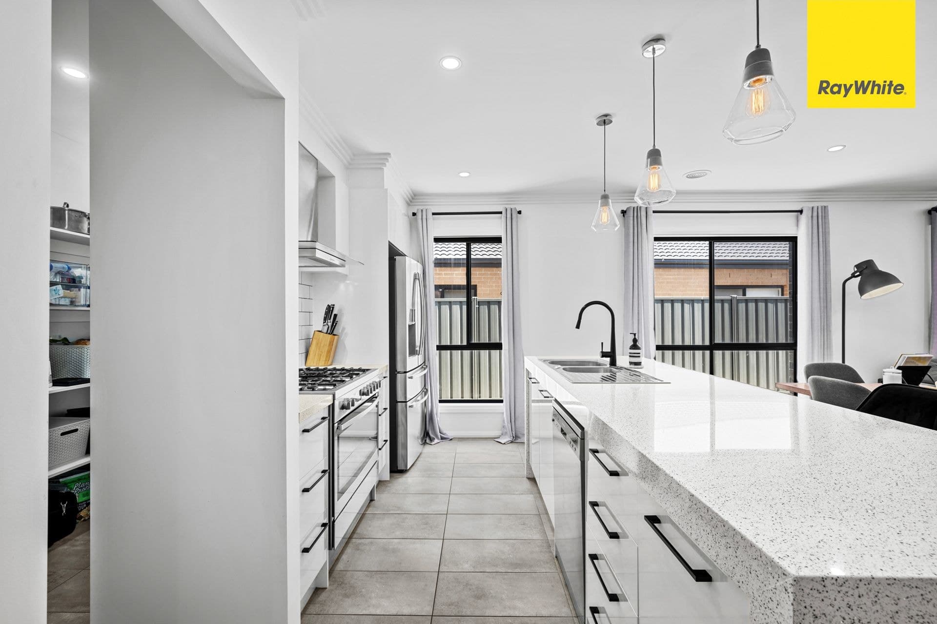 14 Maribyrnong Way, COBBLEBANK VIC 3338, Cobblebank - Thumbnail 6
