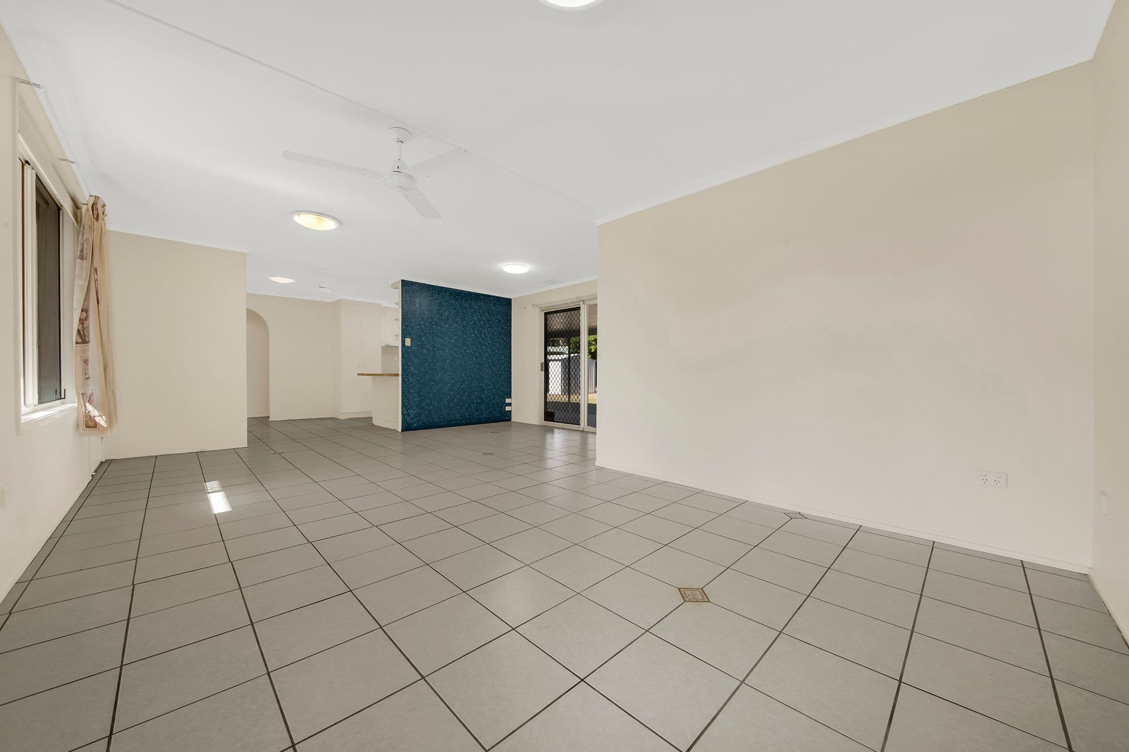 2 Junee Street, Clinton QLD 4680, Clinton - Thumbnail 2