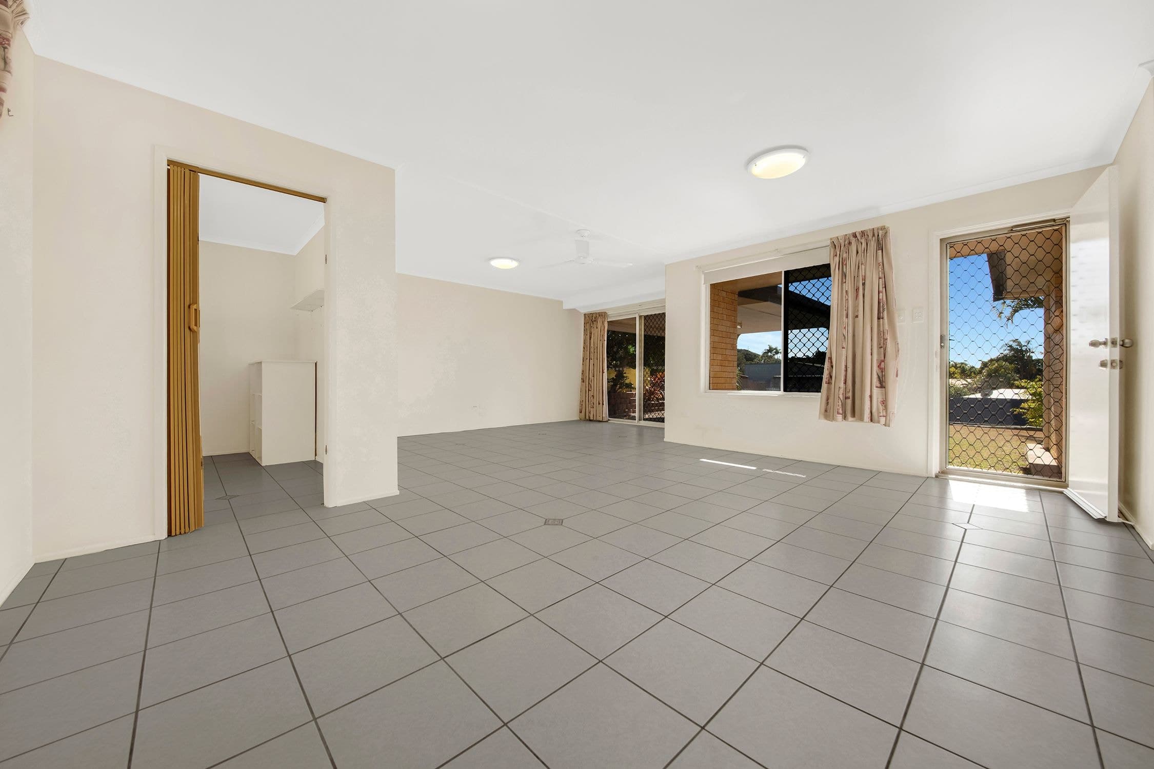 2 Junee Street, Clinton QLD 4680, Clinton - Thumbnail 3