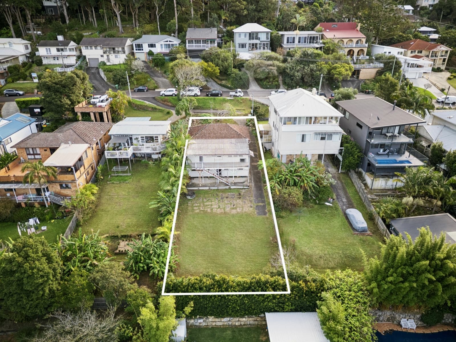 12 Parry Avenue, TERRIGAL, Terrigal - Thumbnail 2