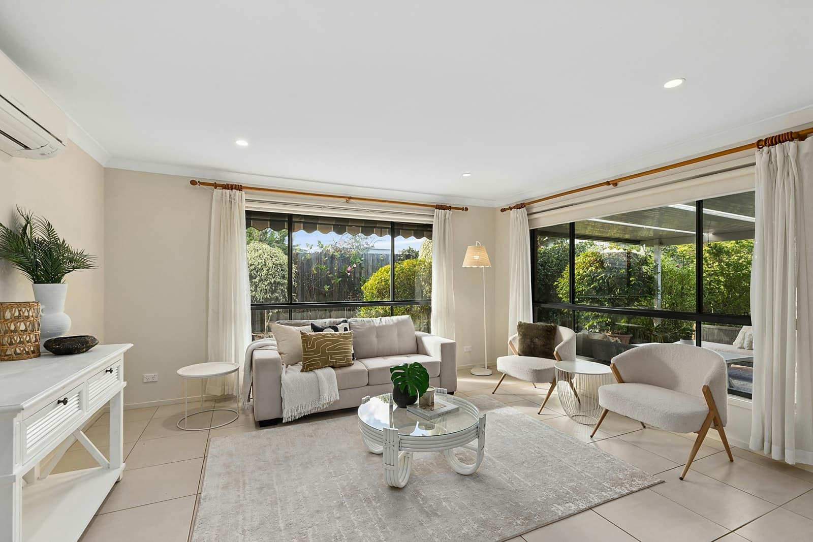 28 Snapdragon Crescent, HAMLYN TERRACE, Hamlyn Terrace - Thumbnail 4