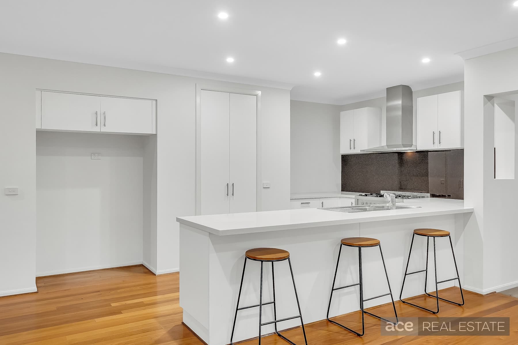 27 Fairbridge Road POINT COOK VIC 3030, Point Cook - Thumbnail 8