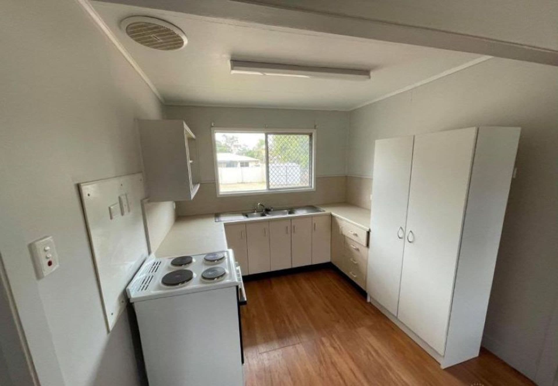 12 Singleton Street, Dysart, QLD, 4745, Dysart - Thumbnail 5