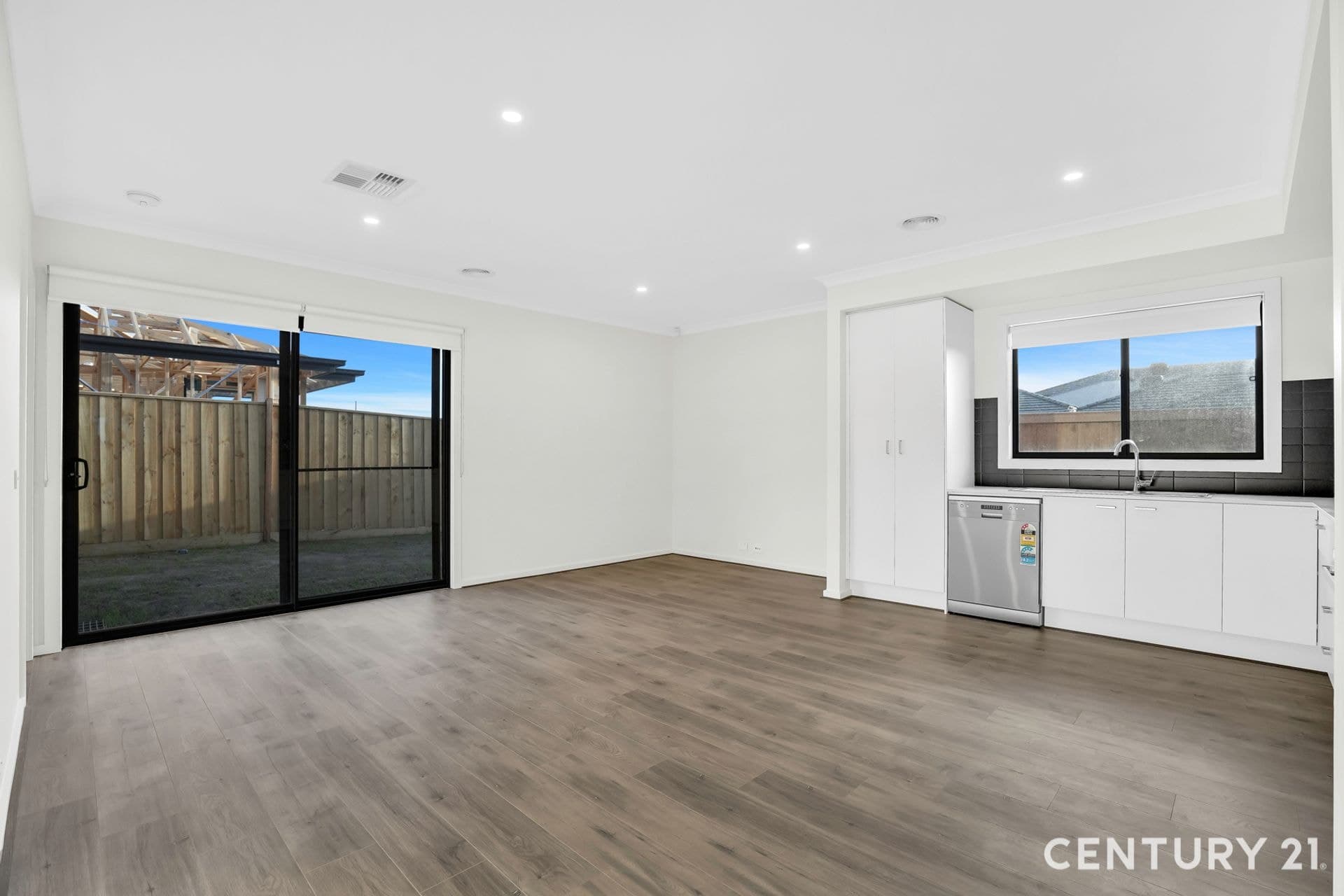 Suite 4 241-244 Caroline Springs Blvd, Caroline Springs, VIC, 3023, Thornhill Park - Thumbnail 7