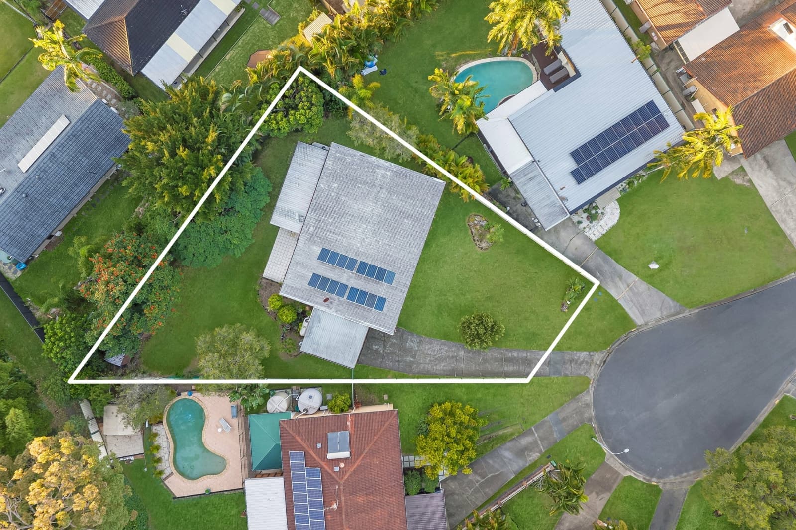 15 John Munro Court, CARRARA, Carrara - Image 1