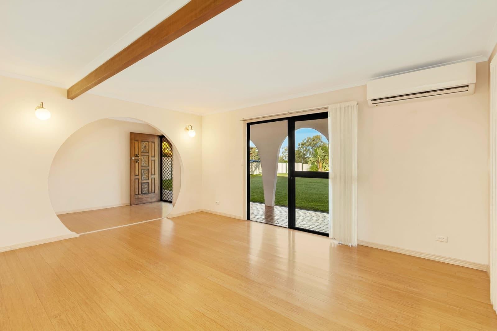 15 John Munro Court, CARRARA, Carrara - Thumbnail 4