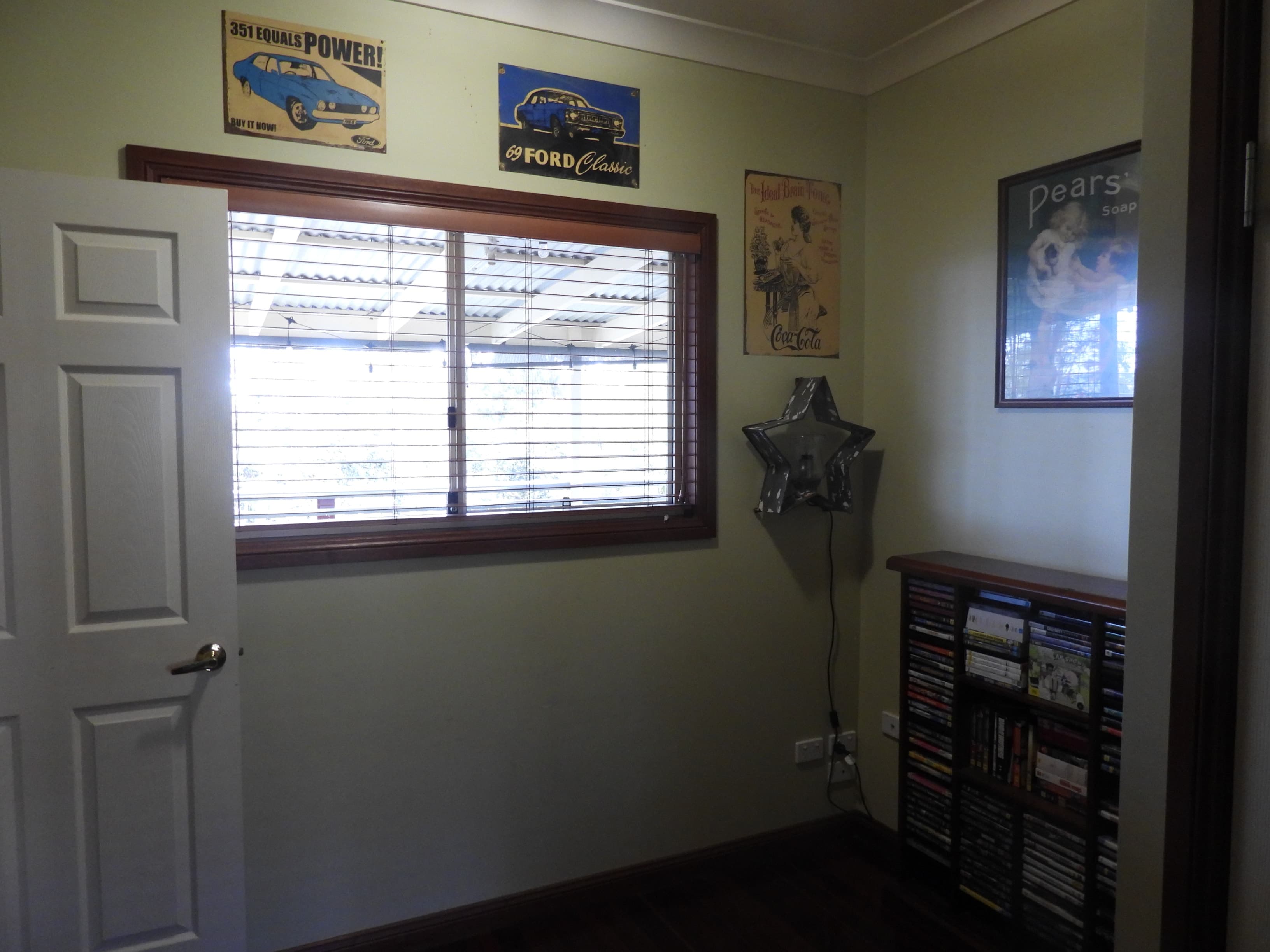 10 Lakeside Court, Beaudesert - Thumbnail 2