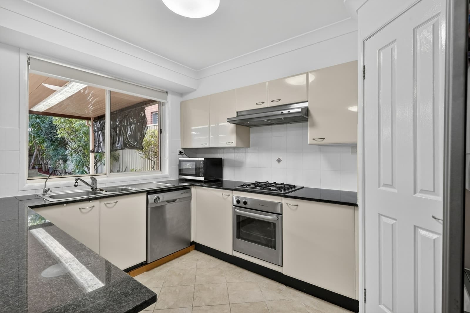 31 Fullagar Road, WENTWORTHVILLE, Wentworthville - Thumbnail 4