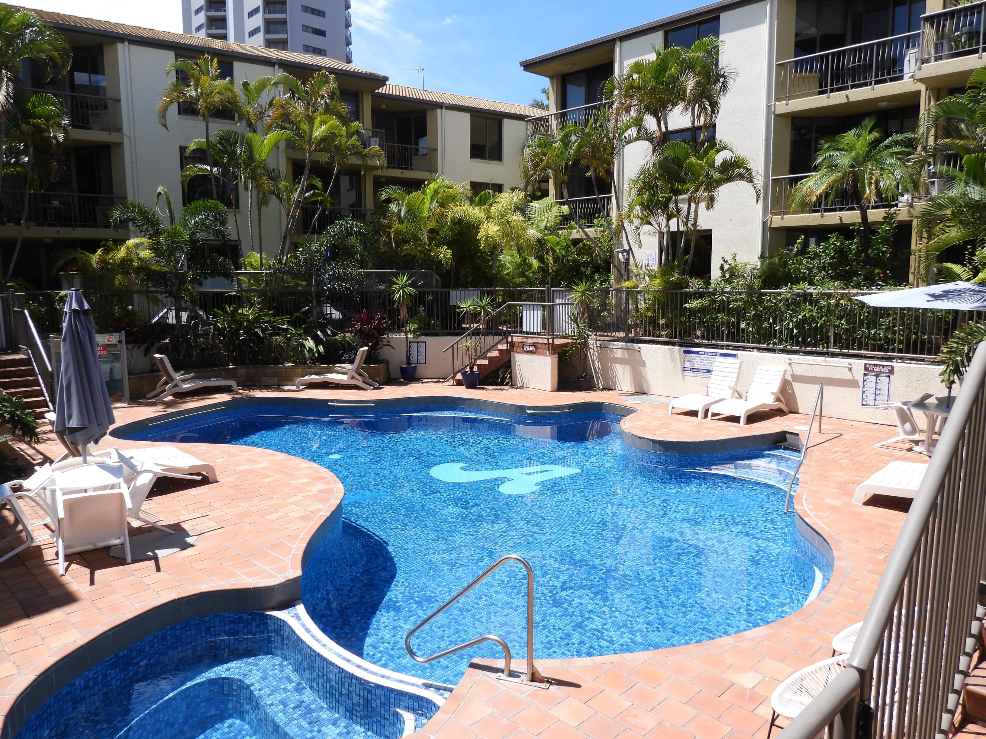 1197 Gold Coast Highway, Burleigh Heads - Thumbnail 2