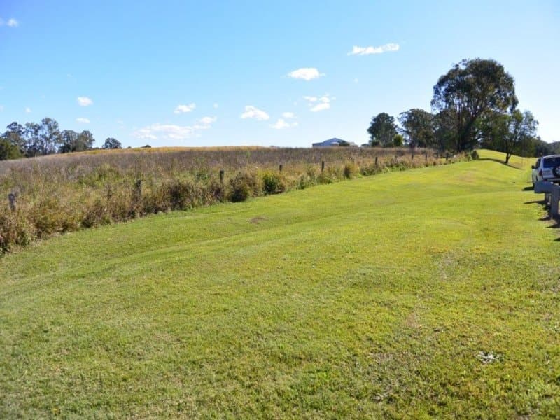 301 Cusack Lane, Jimboomba - Thumbnail 3