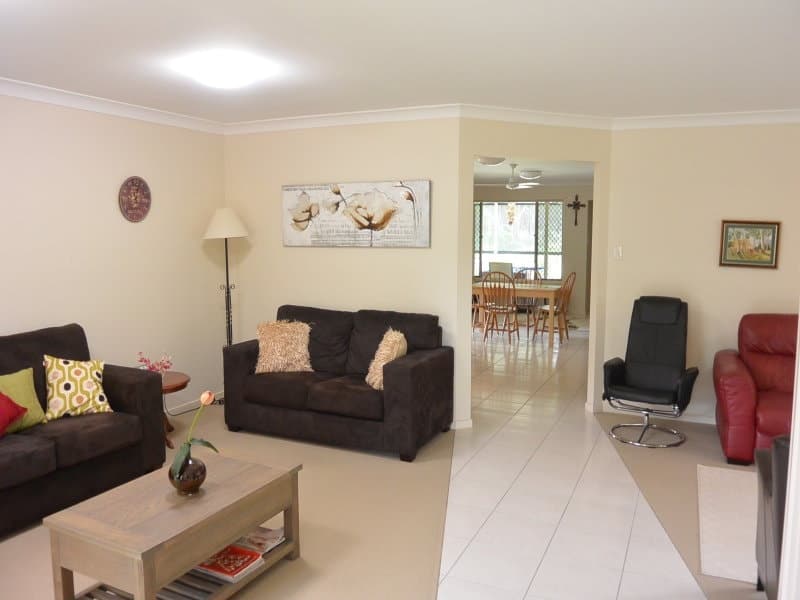 23-25  Lincoln Court, Gleneagle - Thumbnail 2