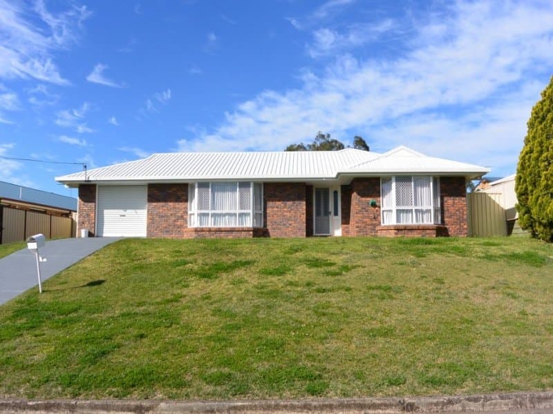 5 Nicole Circuit, Beaudesert - Image 1