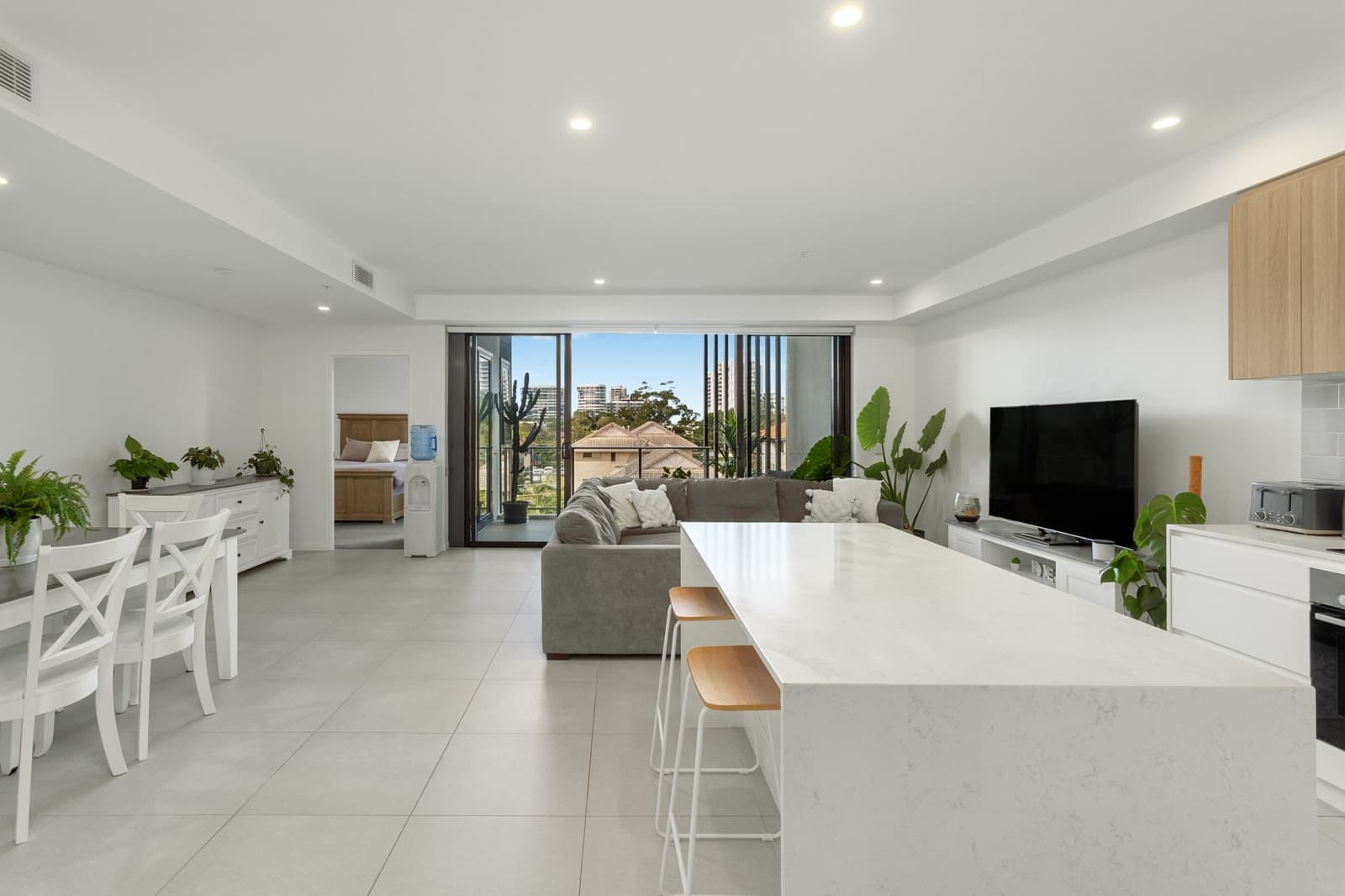 23/15 Dutton Street,Coolangatta, Coolangatta - Thumbnail 2