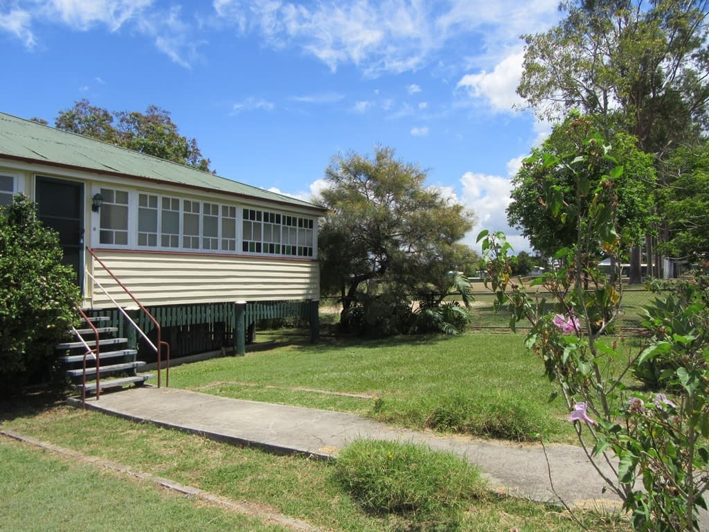 8 ARTHUR STREET, Beaudesert - Thumbnail 2