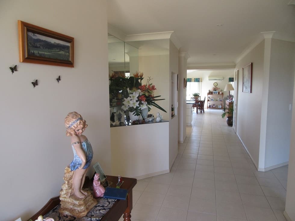 33 Kathleen Crescent, Beaudesert - Thumbnail 2