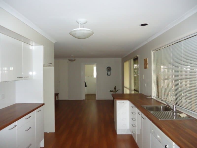 18  Laura Court, Beaudesert - Thumbnail 5