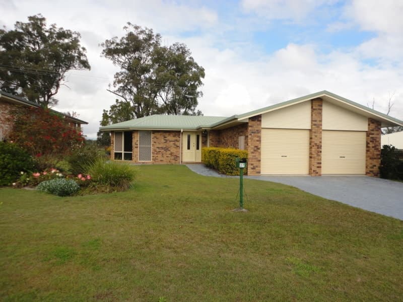 27 CAROLINE COURT, Beaudesert - Thumbnail 2