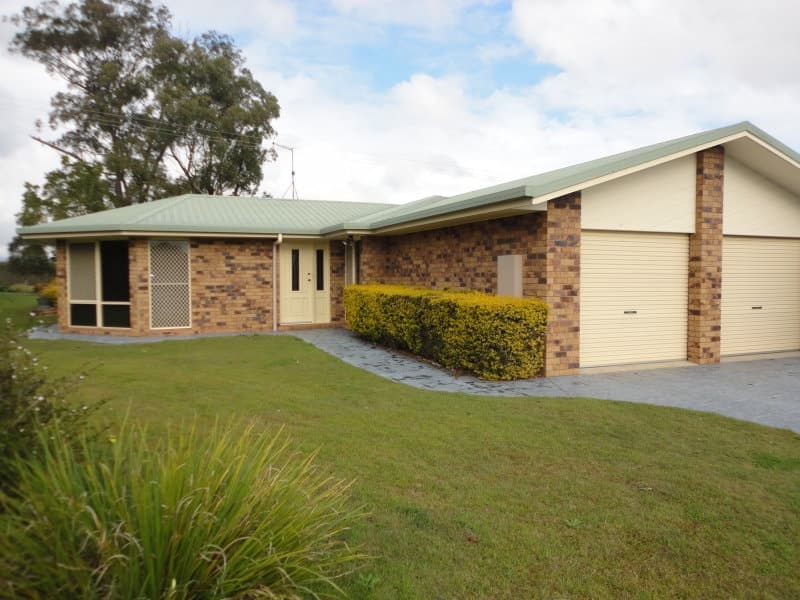 27 CAROLINE COURT, Beaudesert - Thumbnail 3