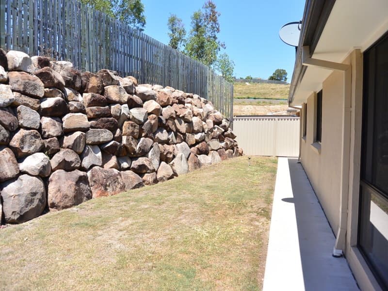 90 Meridian Way, Beaudesert - Thumbnail 2