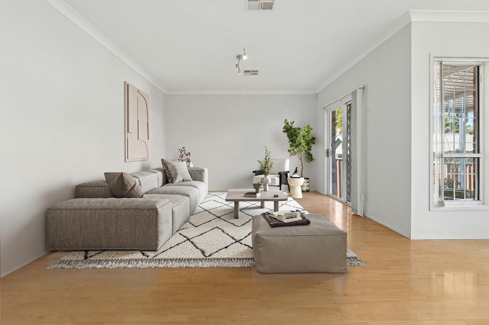 164 Griffiths Avenue, BANKSTOWN, Bankstown - Thumbnail 3