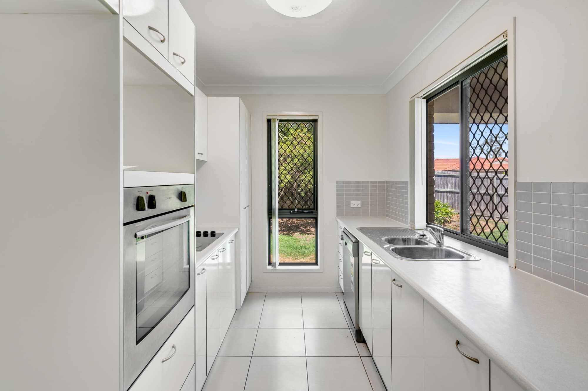 64-66  Tequesta Drive, Beaudesert - Thumbnail 4