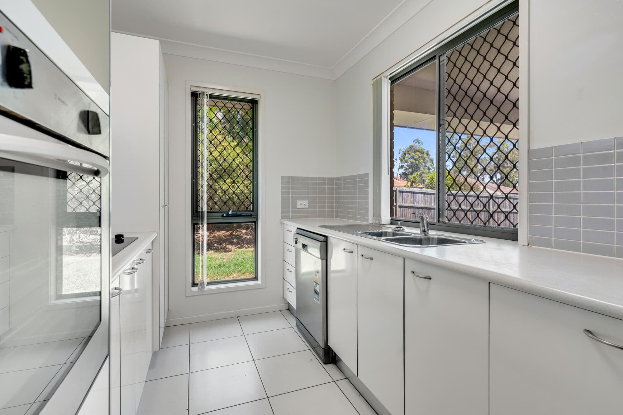 64-66  Tequesta Drive, Beaudesert - Thumbnail 5