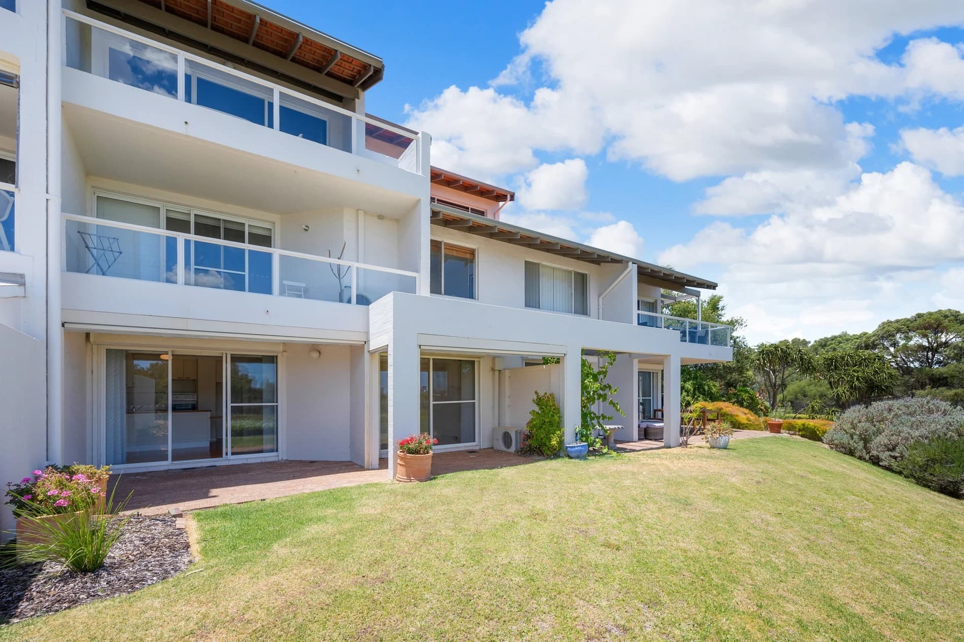 53/133 Lincoln Street, PERTH WA 6000, Perth - Thumbnail 2