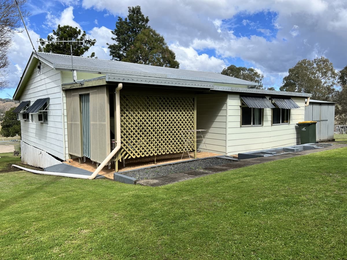3 Hardgrave Street, Rathdowney - Thumbnail 4