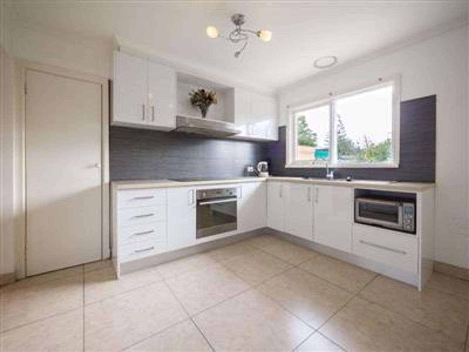 4 Myrtle Street, Campbellfield VIC 3061, Campbellfield - Thumbnail 3