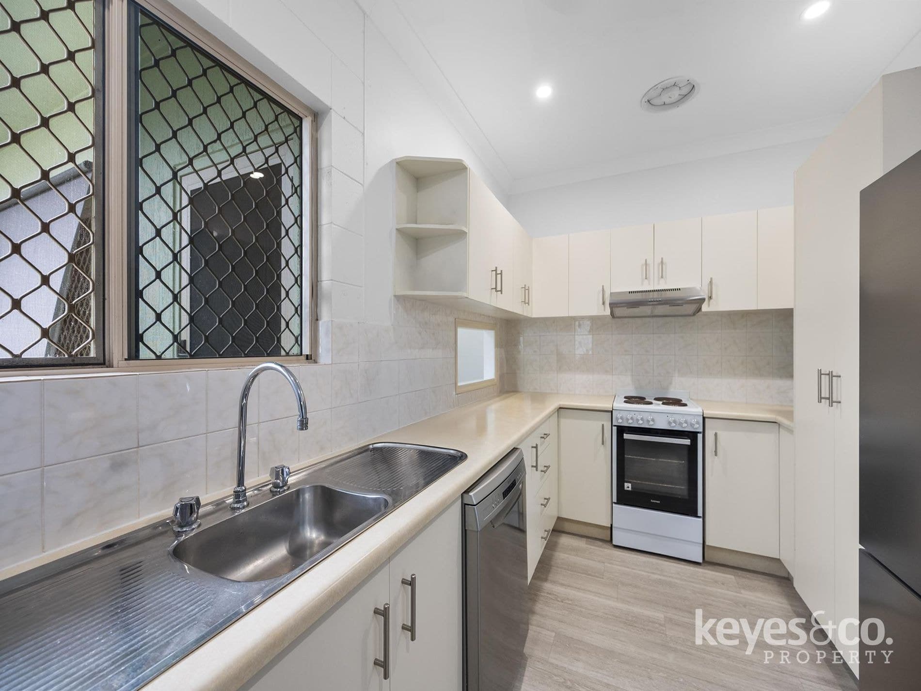 57 Burnda Street, 57 Burnda Street - Thumbnail 4