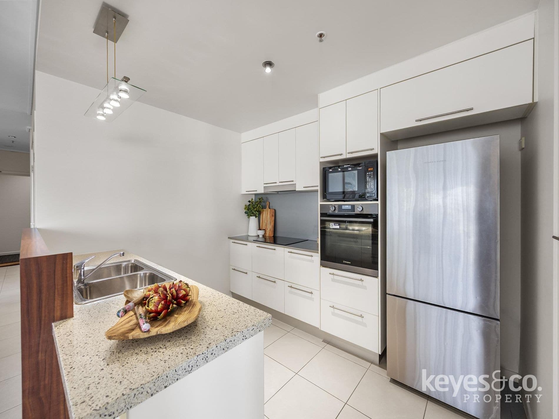 602 / 122 Walker Street, 602 / 122 Walker Street - Thumbnail 2