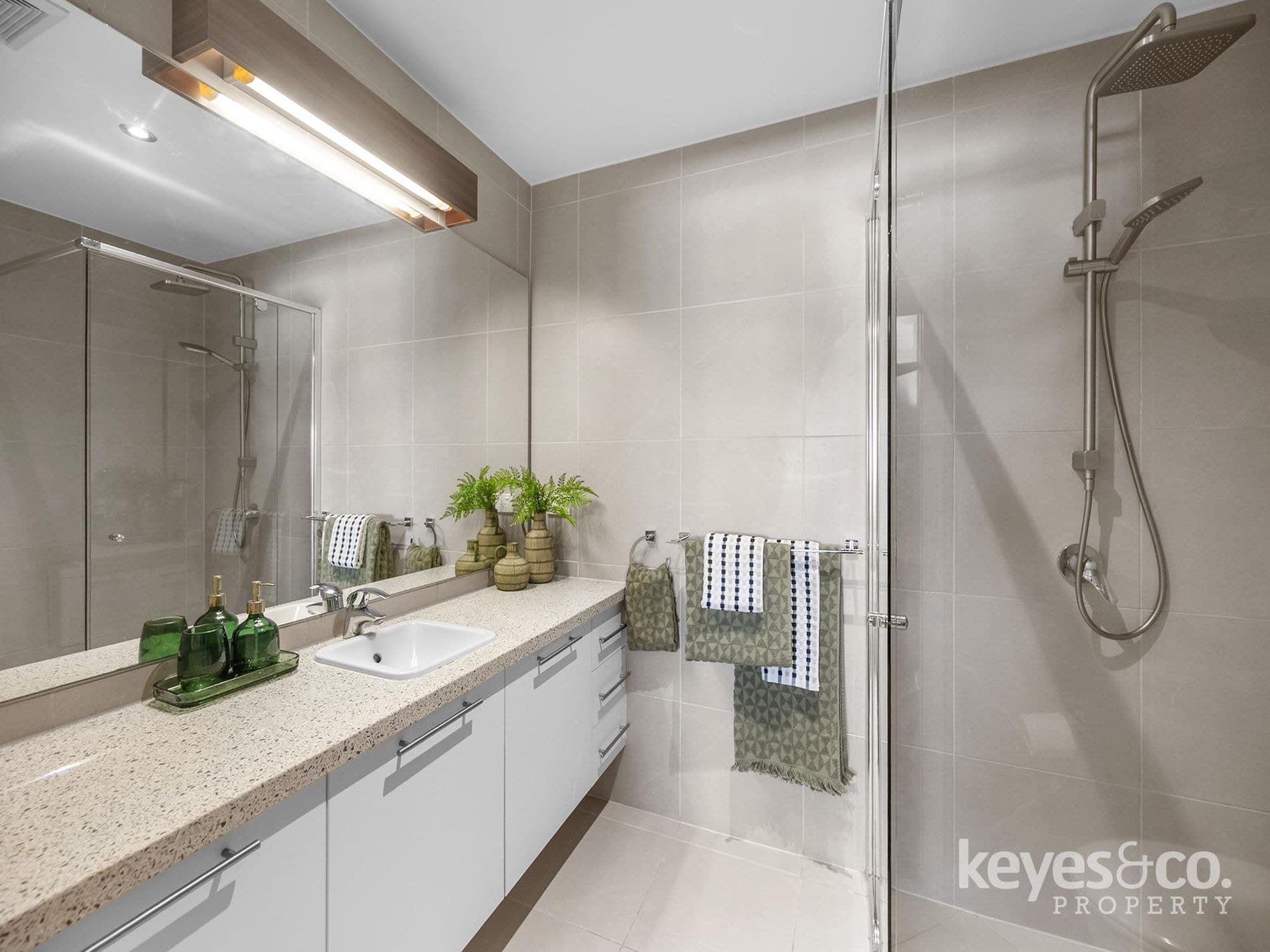 602 / 122 Walker Street, 602 / 122 Walker Street - Thumbnail 5