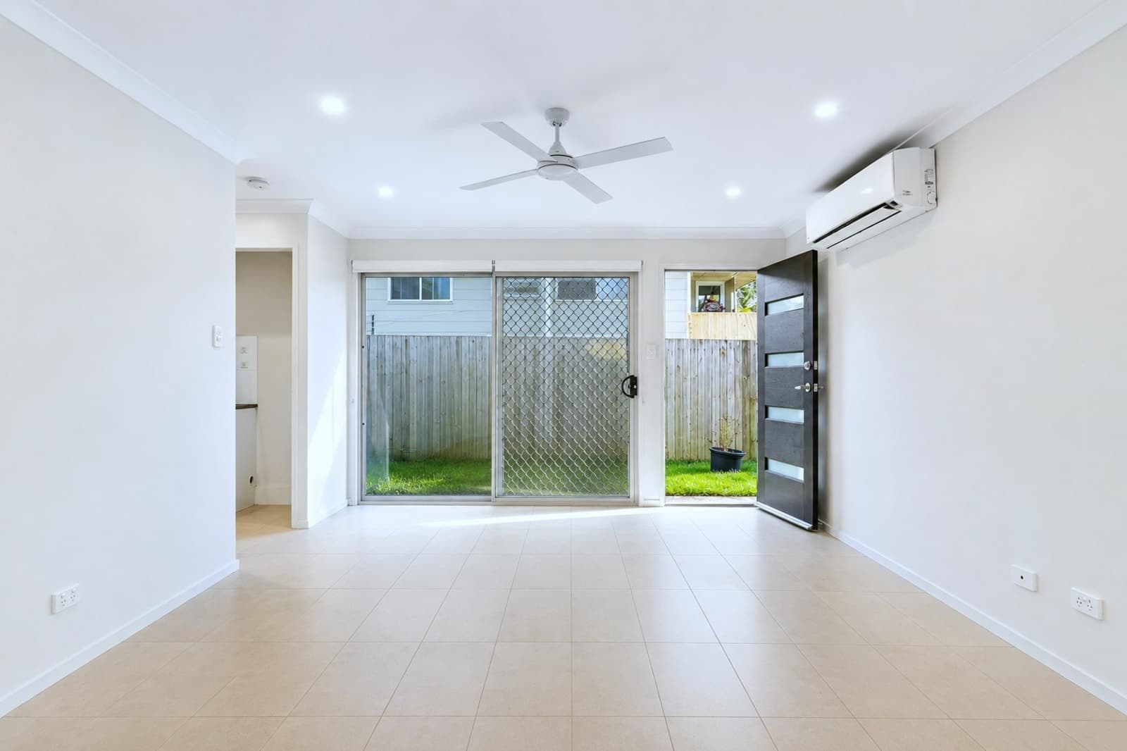 69 Augustus Street, KINGSTON, Kingston - Image 1