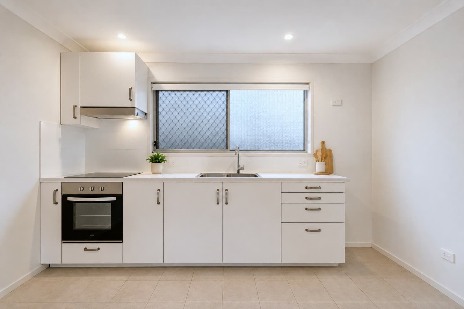 69 Augustus Street, KINGSTON, Kingston - Thumbnail 3