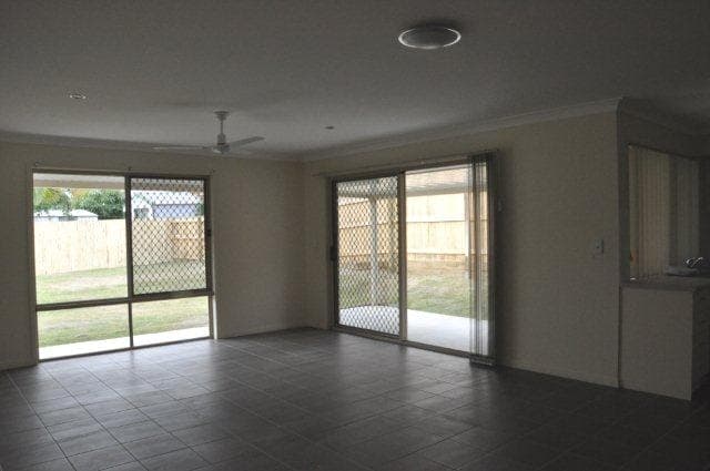 5 Rainbow Place, Beaudesert - Thumbnail 2