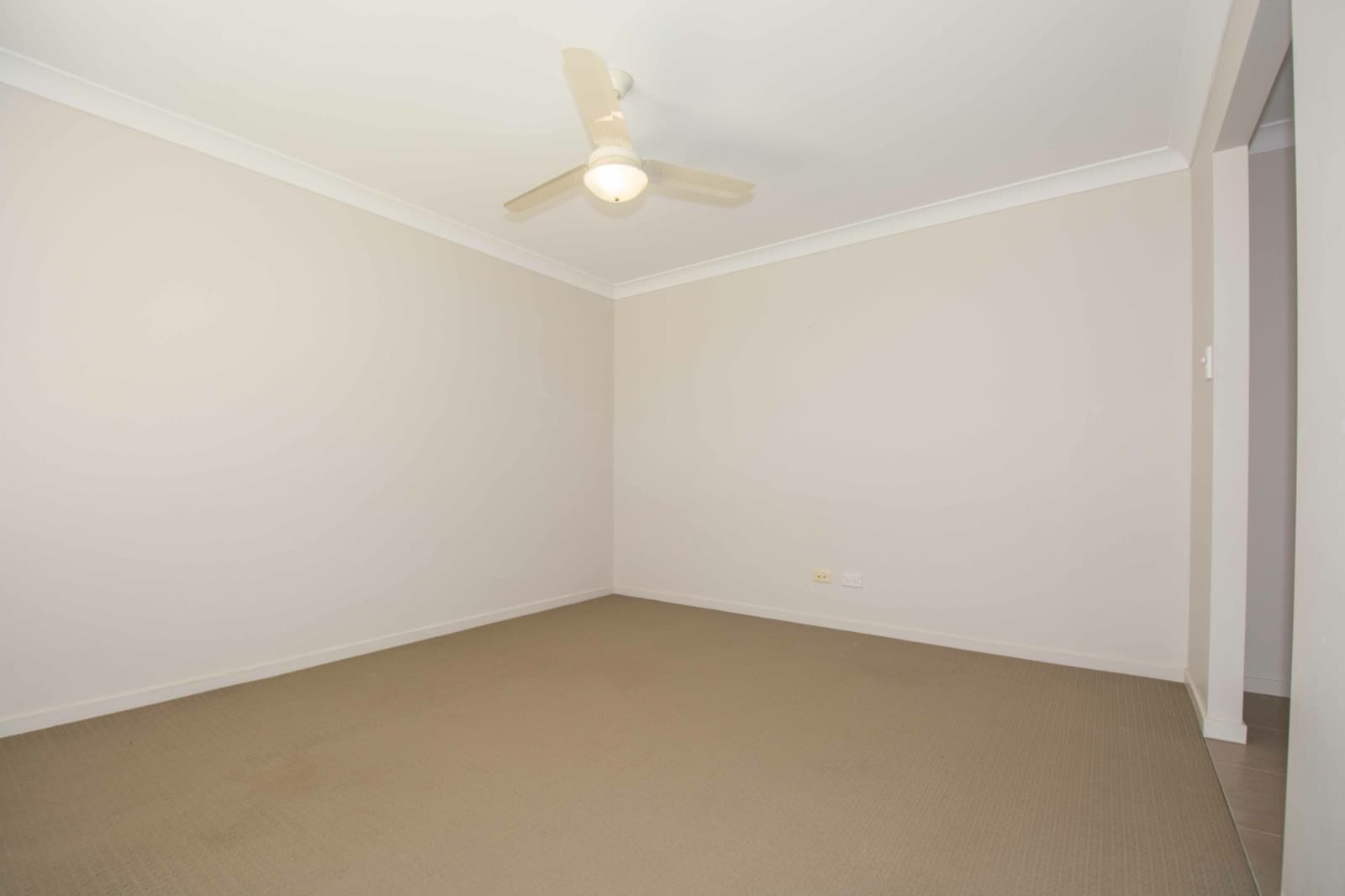 4 Villa Court, ASHFIELD, Ashfield - Thumbnail 5