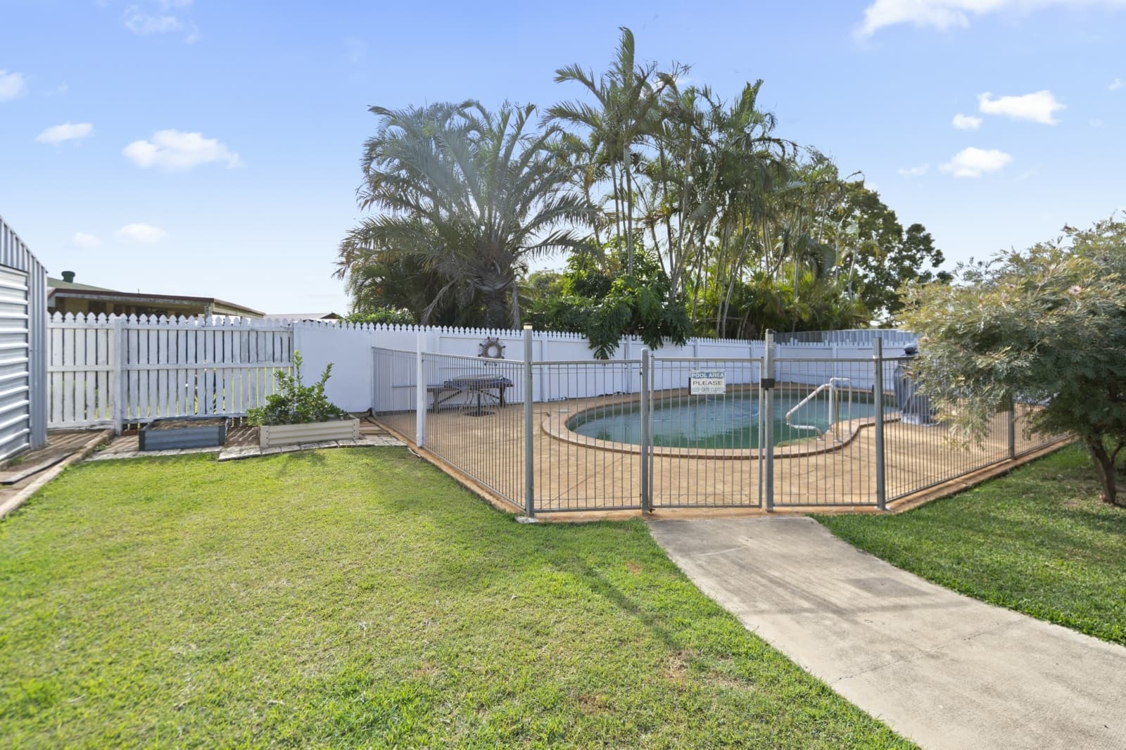 26 Swan Drive, KALKIE, Kalkie - Thumbnail 2