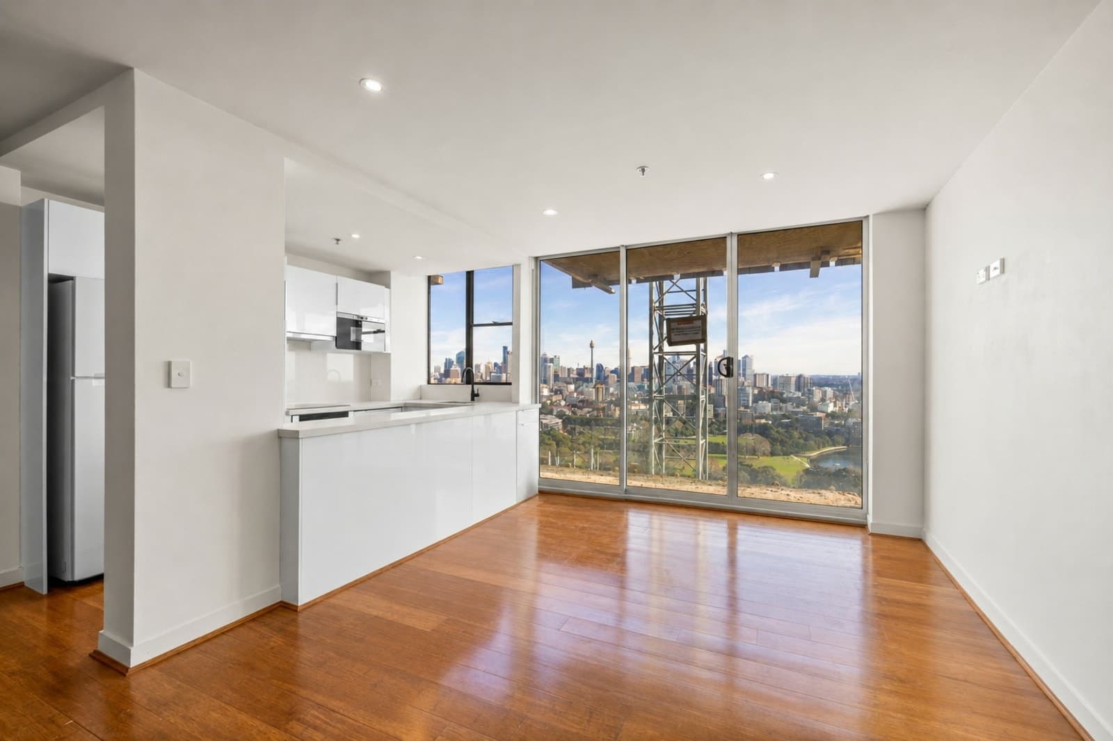 19B/3-17 Darling Point Road, DARLING POINT, Darling Point - Thumbnail 3