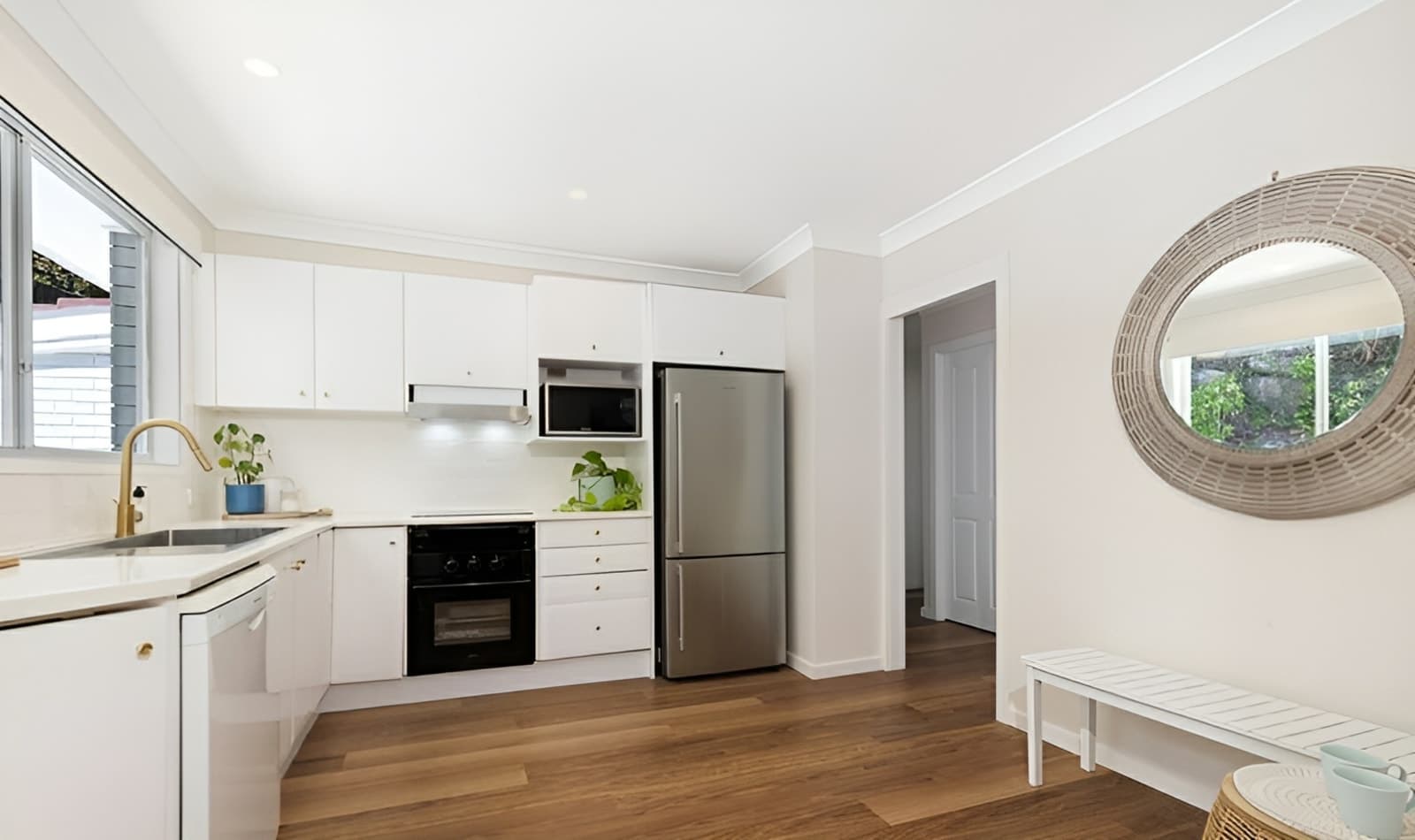 4 Lansdowne Close, HORNSBY HEIGHTS, Hornsby Heights - Thumbnail 2