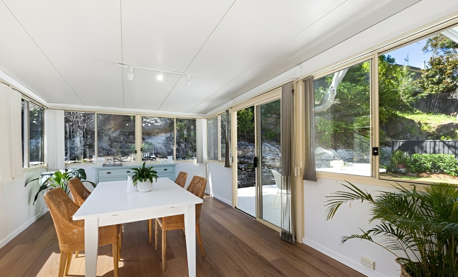 4 Lansdowne Close, HORNSBY HEIGHTS, Hornsby Heights - Thumbnail 3