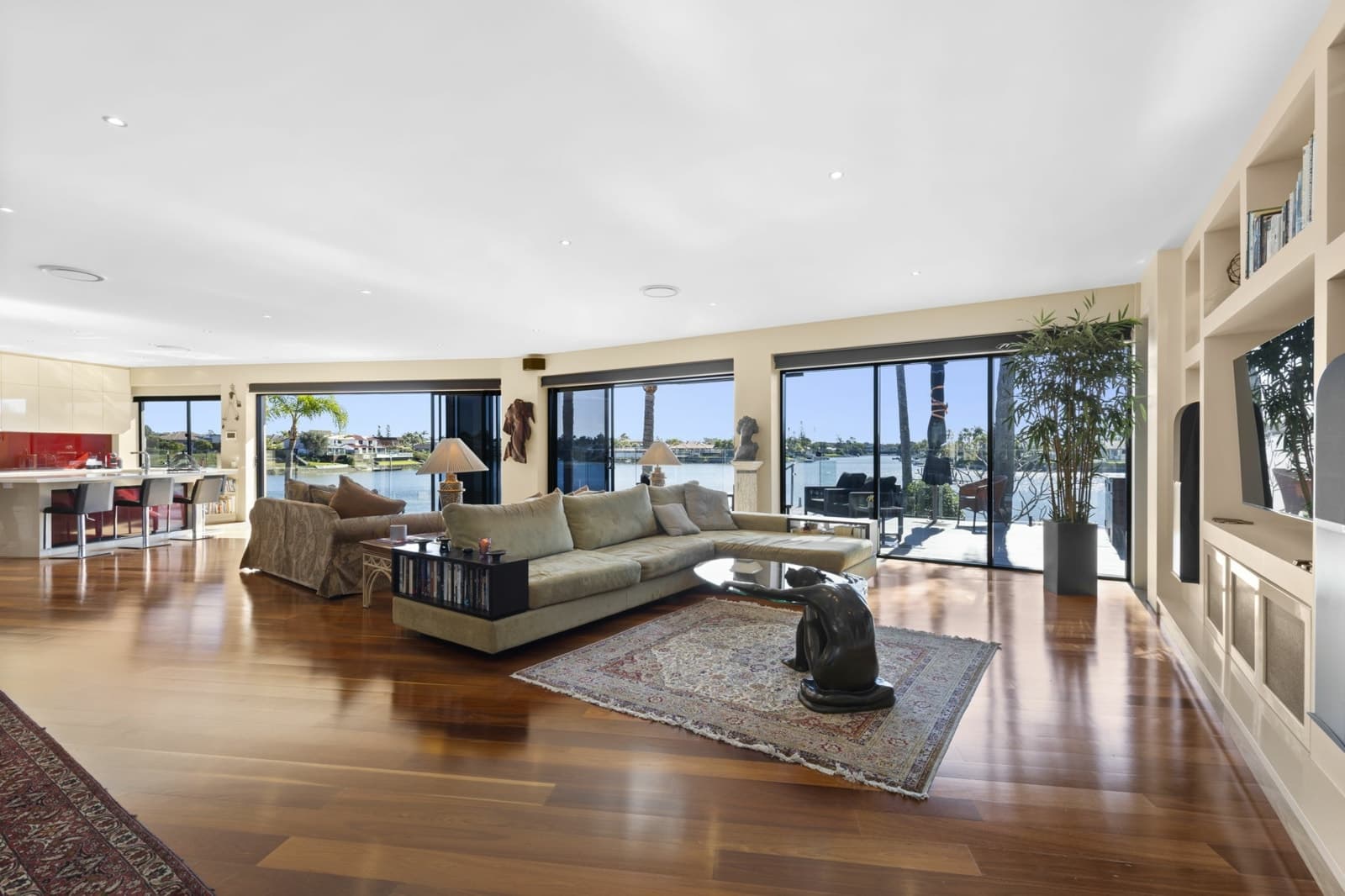 29 Mackay Close, BUNDALL, Bundall - Thumbnail 2
