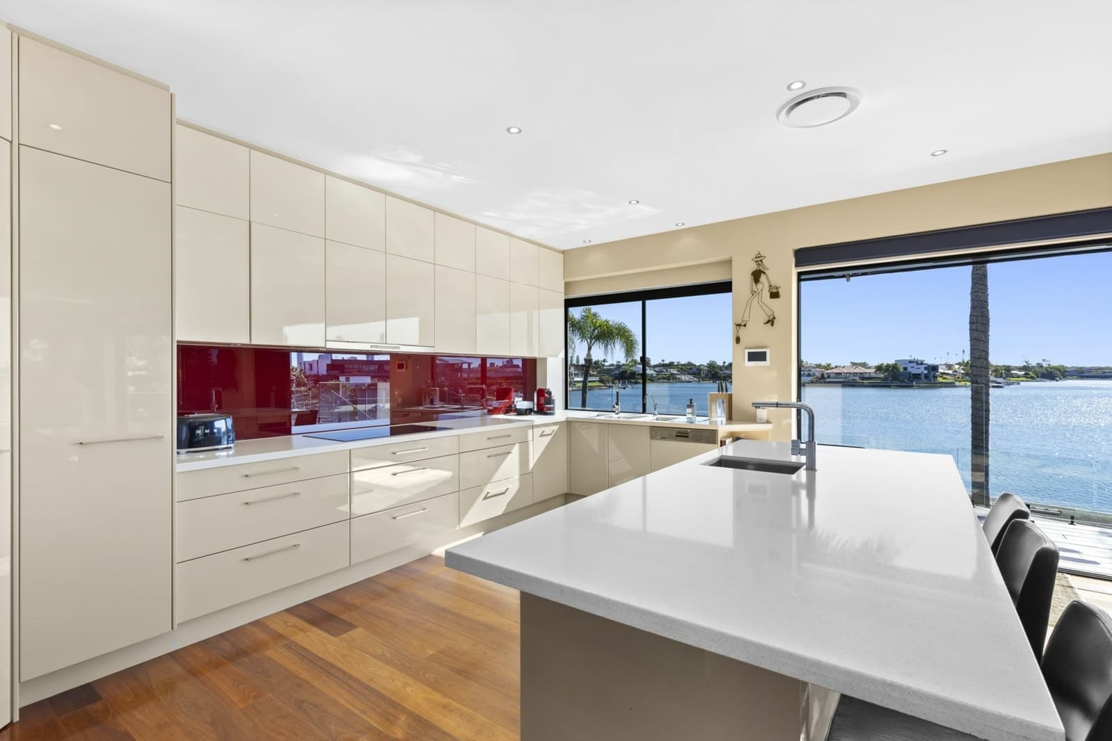 29 Mackay Close, BUNDALL, Bundall - Thumbnail 3