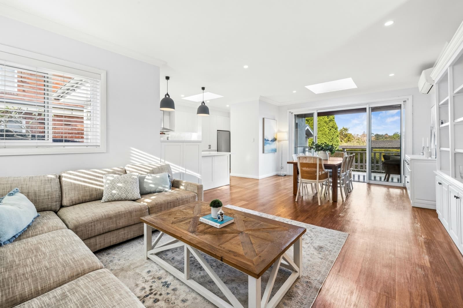 85 Eastern Valley Way, CASTLECRAG, Castlecrag - Thumbnail 2