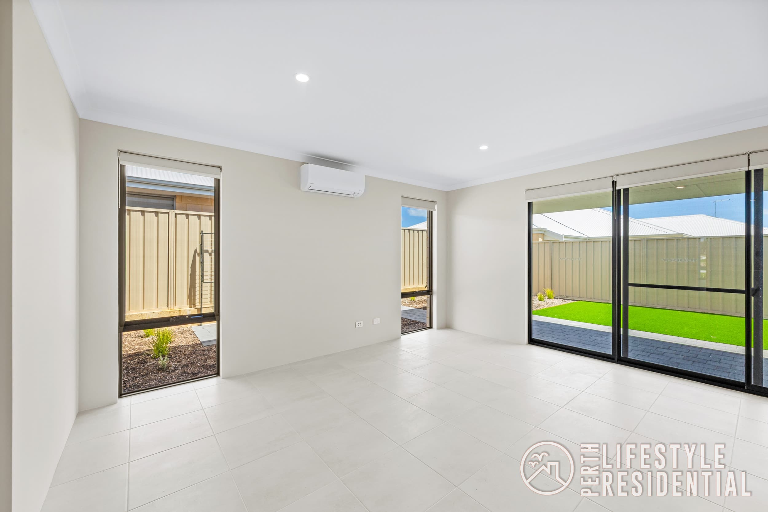 4 BED + STUDY ~ OPPOSITE THE PARK, Two Rocks - Thumbnail 4