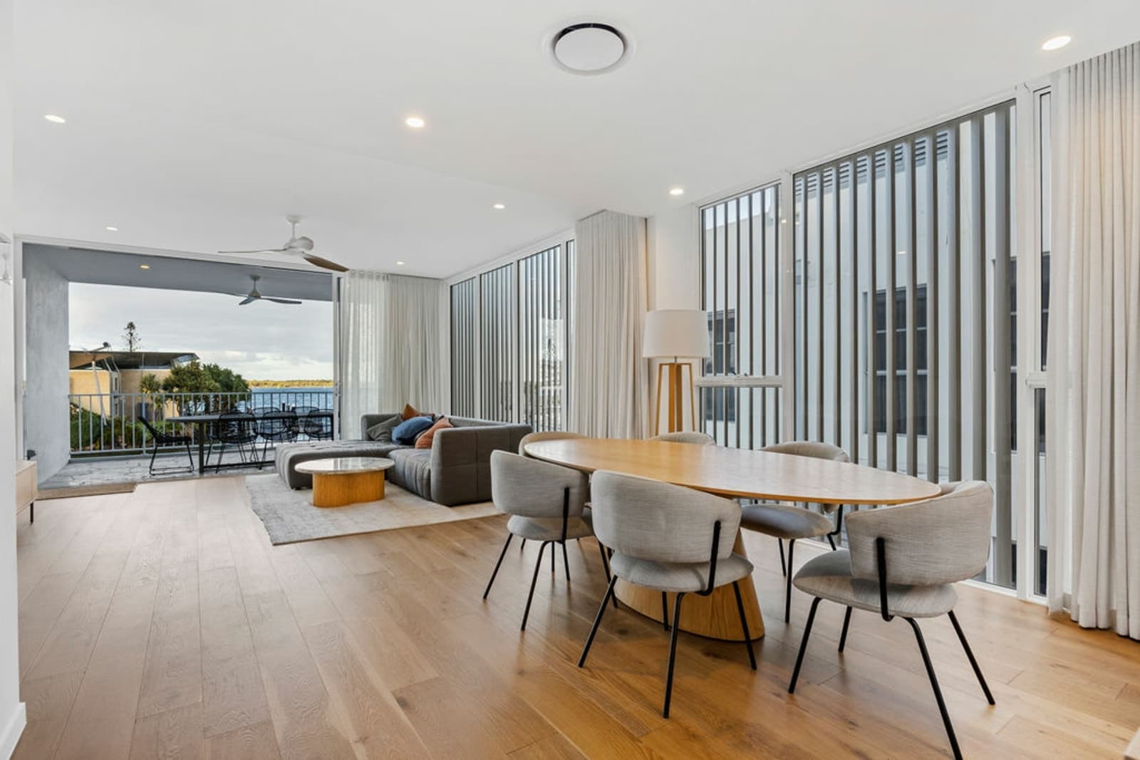 7/1 Canal Avenue, RUNAWAY BAY, Runaway Bay - Thumbnail 2