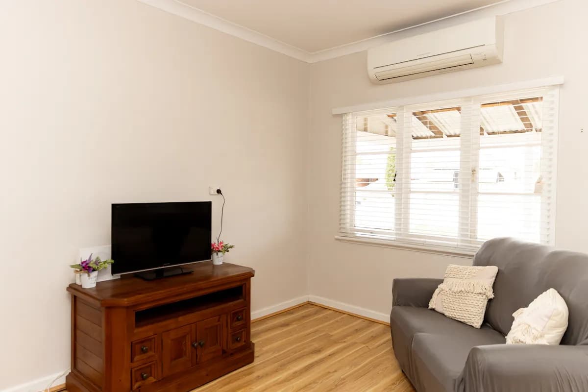 56 Endersbee Street, Merredin, WA, 6415, Merredin - Thumbnail 5