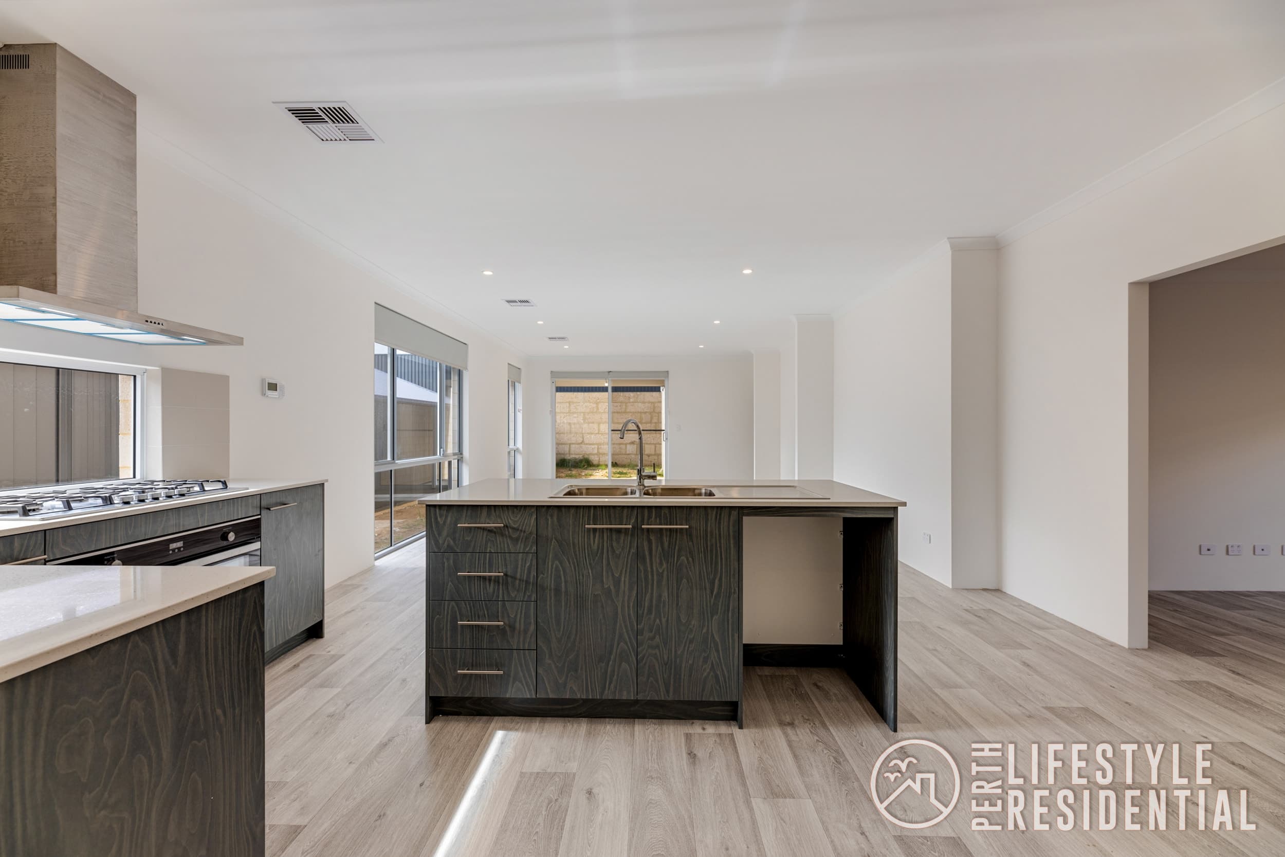 21 Butterleaf Avenue, YANCHEP, WA, 6035, Yanchep - Thumbnail 2