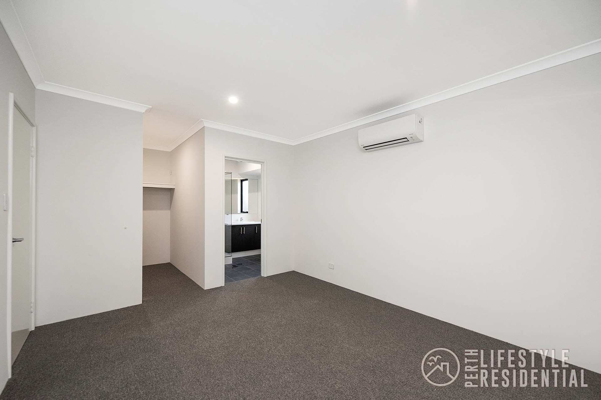 67 Framingham Crescent, WELLARD, WA, 6170, Wellard - Thumbnail 3