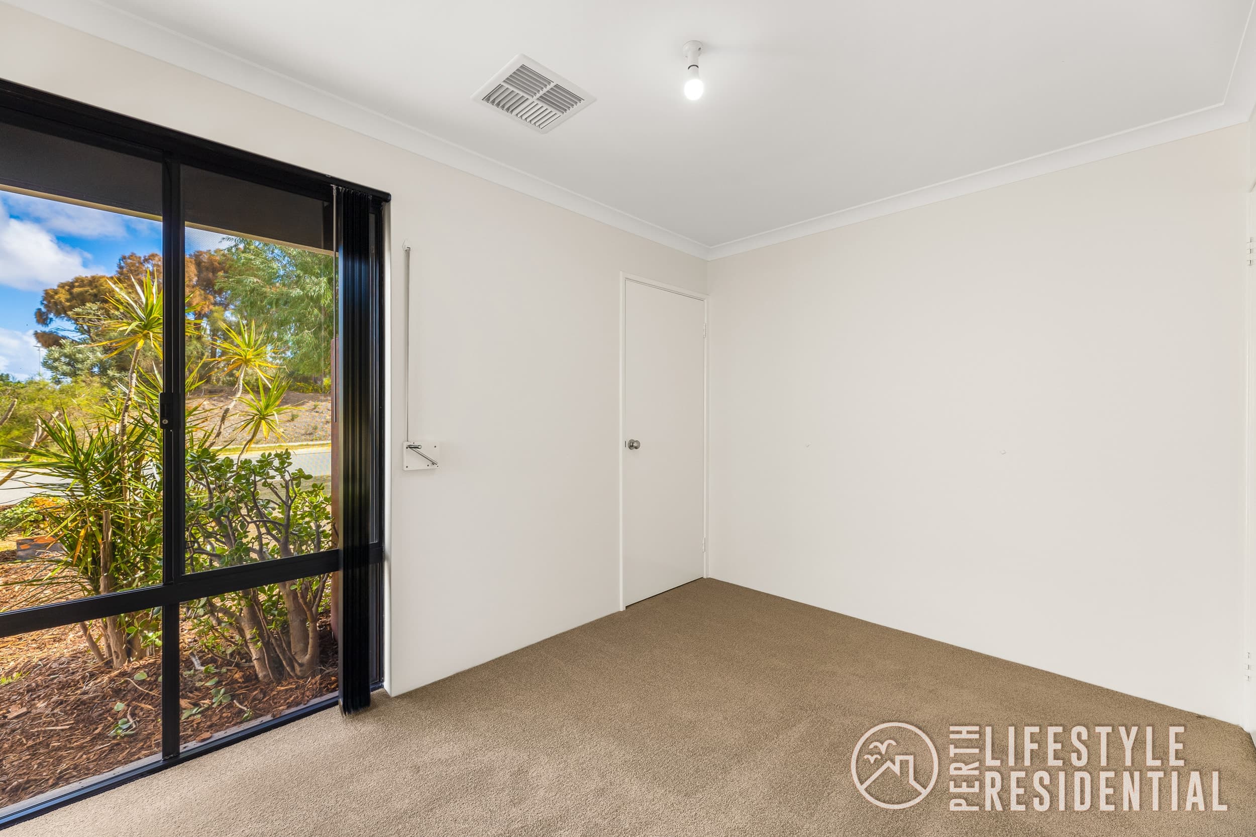 404 Page, Banksia Grove - Thumbnail 2